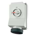 TOMA VISIBLE 63AMP 3P+T 500V C/INTERRUP POR ENCLAVAM MECÁNICO NEGRO 7H IP67 XCONTACT