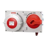 PLACA PARA TABLERO MET. CON TOMACORRIENTE 32A 3P+T 440V 3H IP67