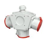TOMA TRIPLE AEREO 32AMP 3P+N+T 415V ROJO 6H IP44 (DELTA BOX)